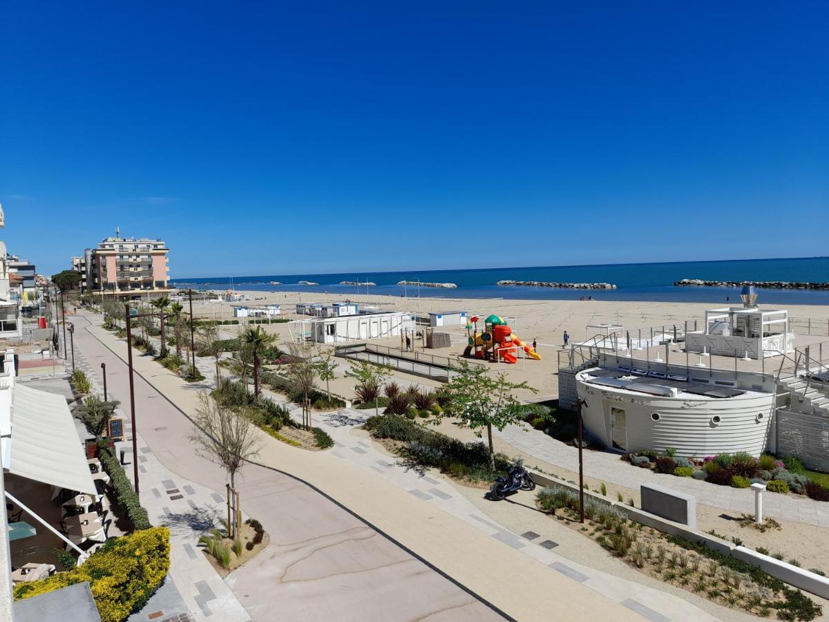 Appartamento Vista Mare Viserbella, Vicissimo Alla Fiera Ρίμινι Εξωτερικό φωτογραφία