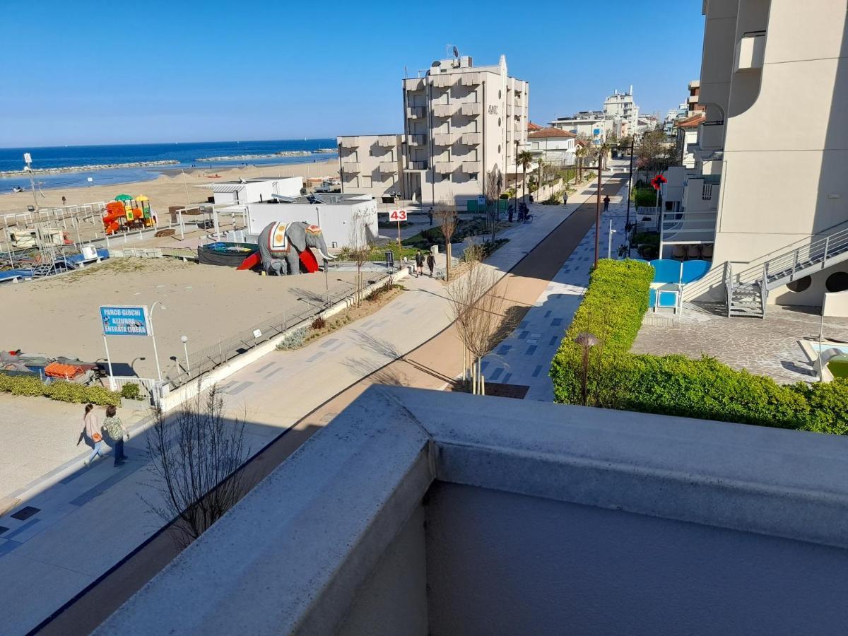 Appartamento Vista Mare Viserbella, Vicissimo Alla Fiera Ρίμινι Εξωτερικό φωτογραφία